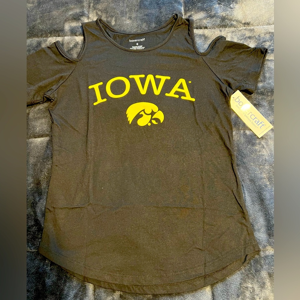 NWT Iowa Hawkeyes cold shoulder size Small